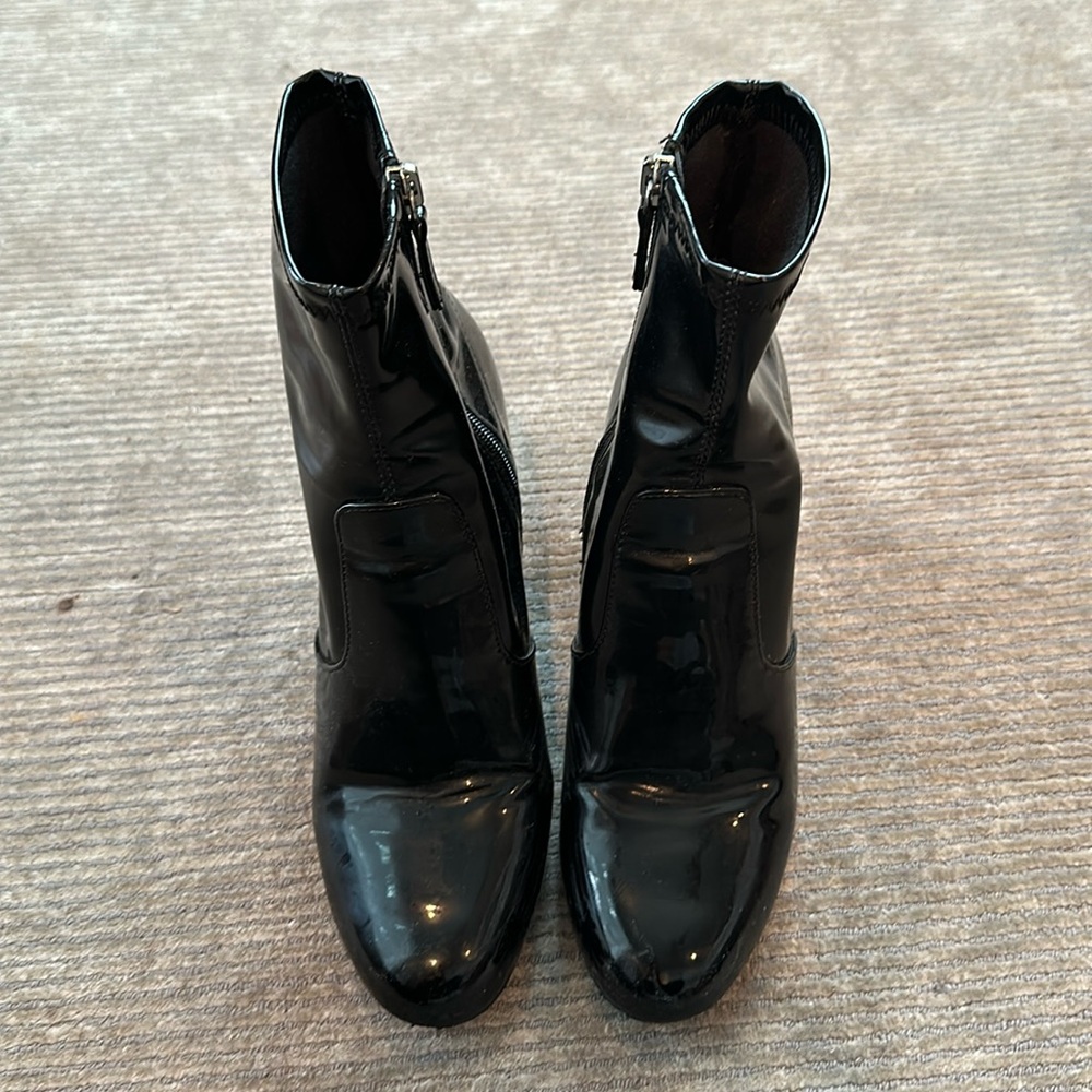 Black patent leather ankle boots, side zipper openings